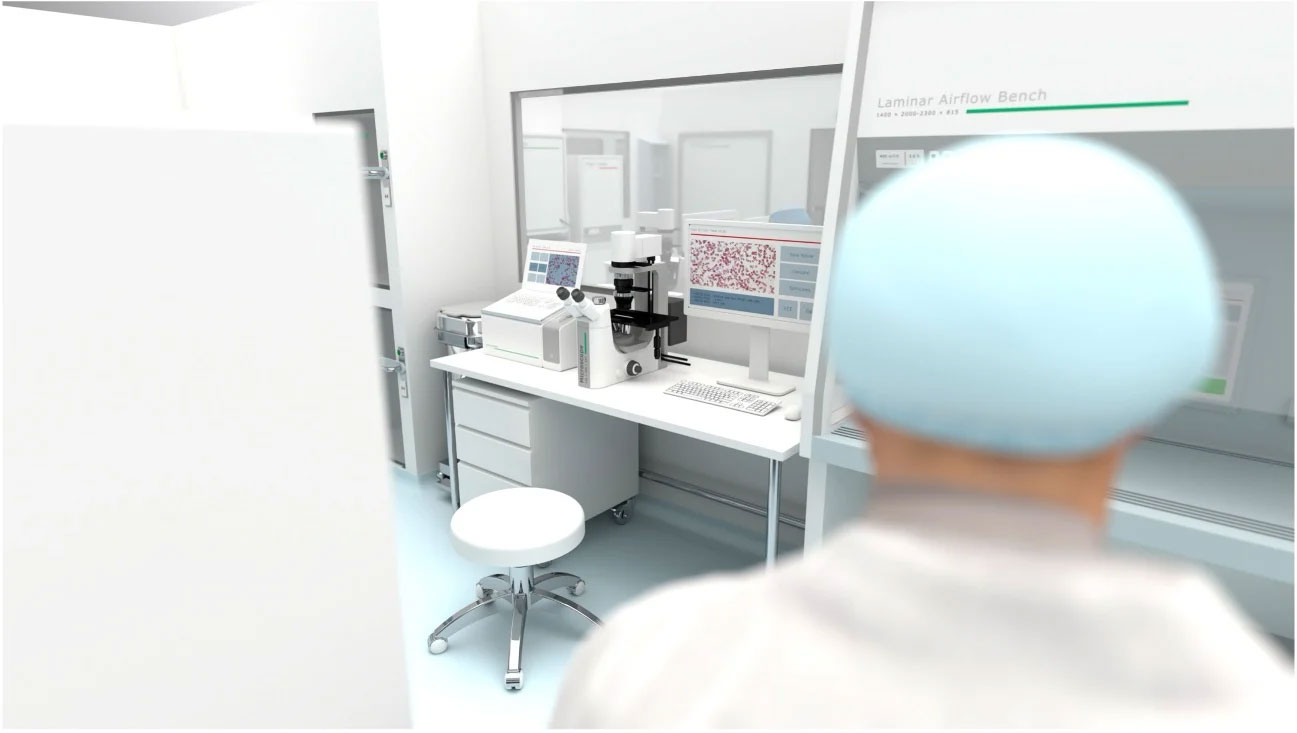 Syntegon worker in the lab